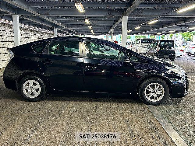 Toyota PRIUS 2011-11 282188-17