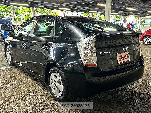 Toyota PRIUS 2011-11 282188-8