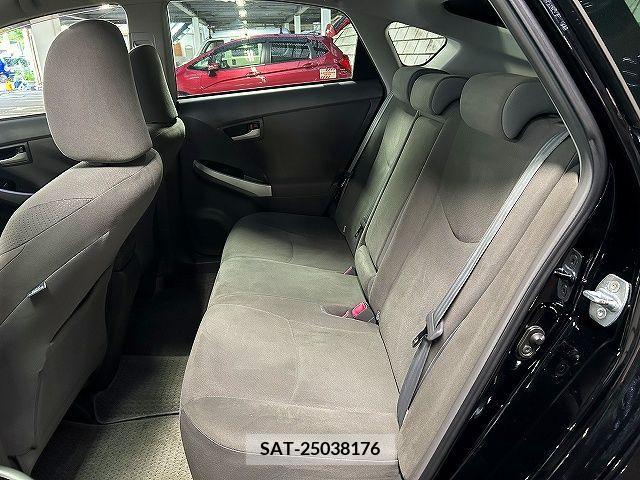 Toyota PRIUS 2011-11 282188-9