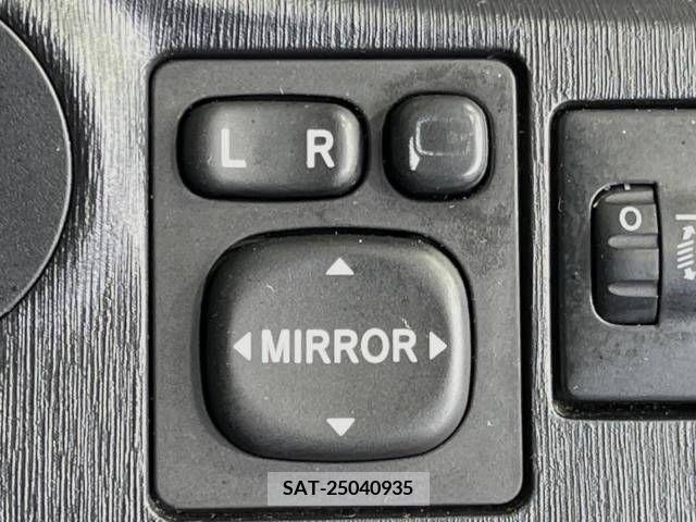 Toyota VITZ 2012-12 370162-6