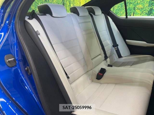 Lexus IS 2021-12 300015-9