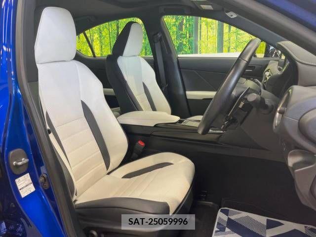 Lexus IS 2021-12 300015-8