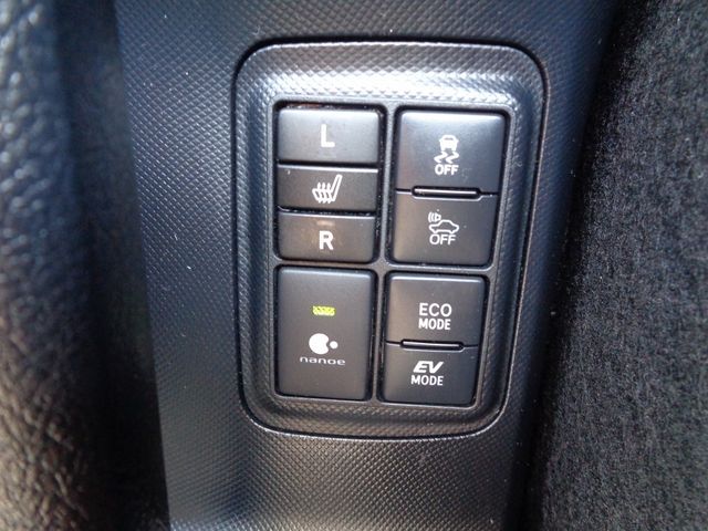 Toyota AQUA 2016-10 14887-20