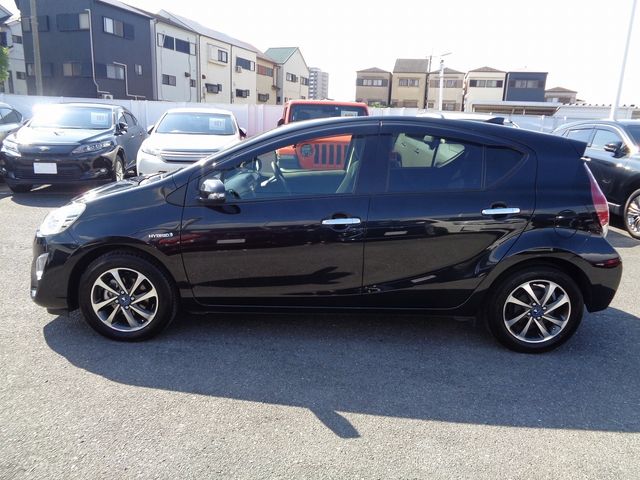 Toyota AQUA 2016-10 14887-28