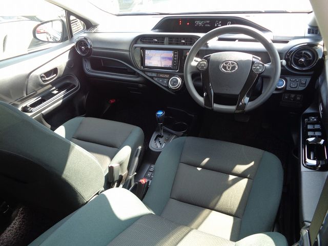 Toyota AQUA 2016-10 14887-9