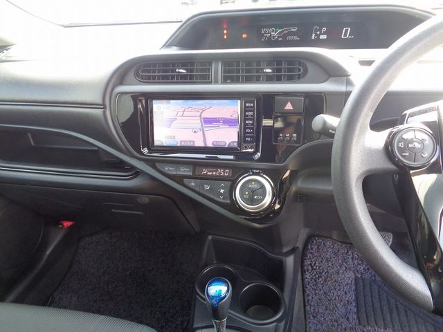 Toyota AQUA 2016-10 14887-13