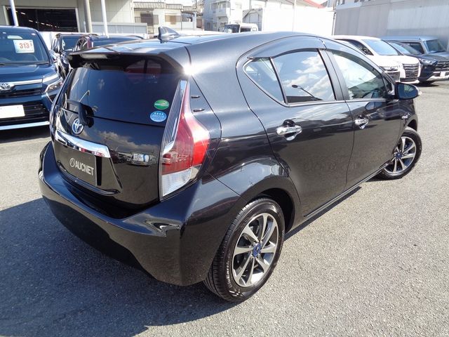 Toyota AQUA 2016-10 14887-2