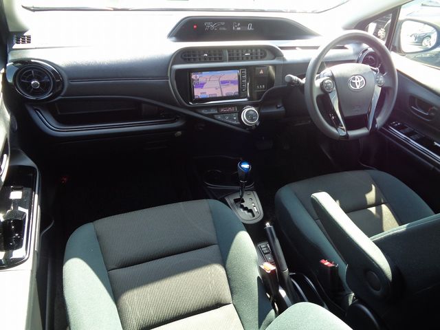Toyota AQUA 2016-10 14887-10