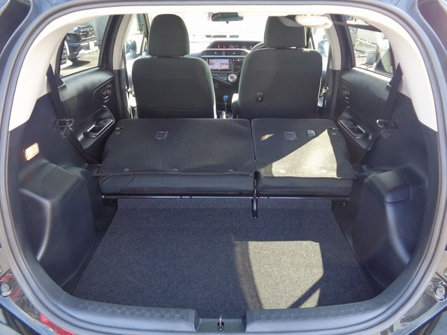 Toyota AQUA 2016-10 14887-8