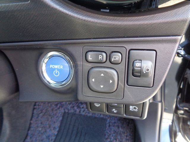 Toyota AQUA 2016-10 14887-14