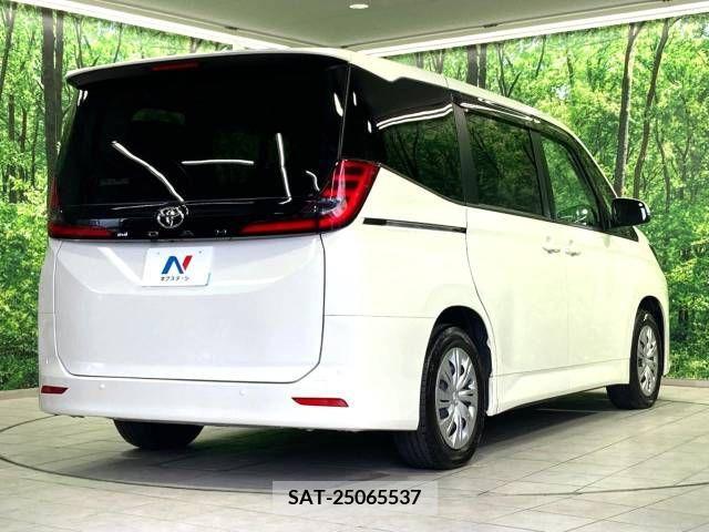 Toyota NOAH 2022-11 338231-17