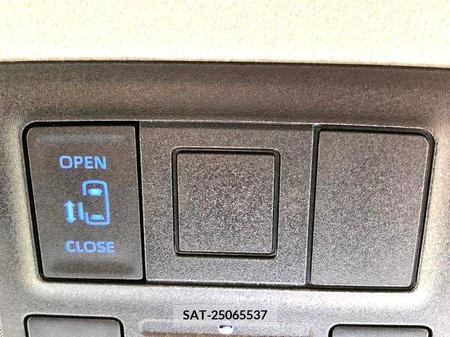 Toyota NOAH 2022-11 338231-5