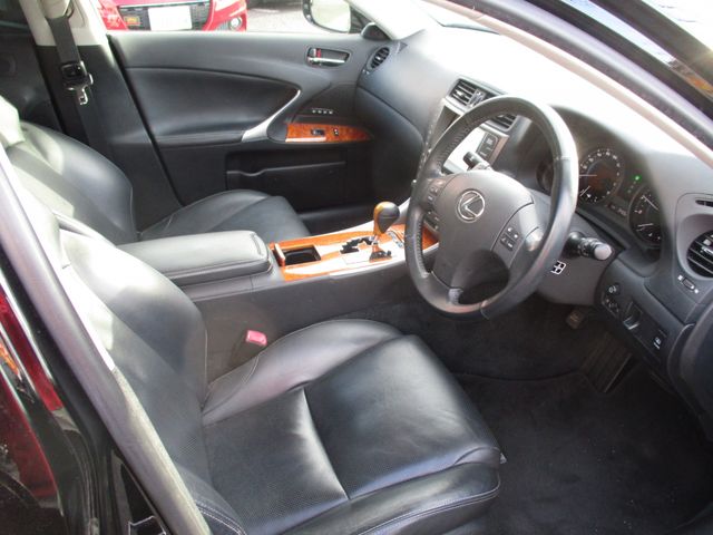 Lexus IS 2009-01 190581-1