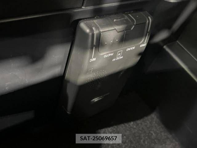 Toyota HARRIER HYBRID 2018-04 373788-7
