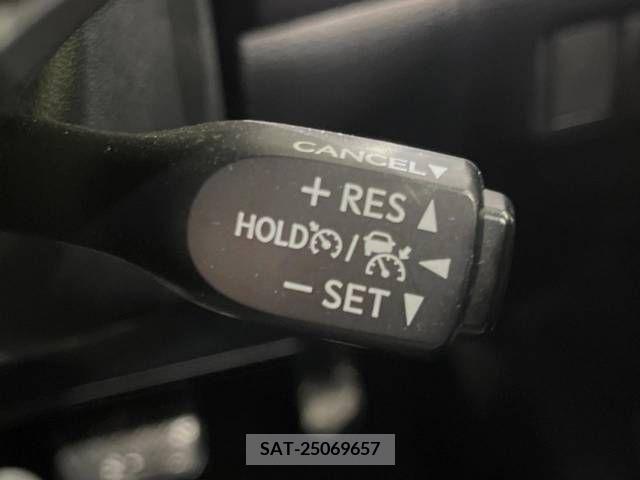 Toyota HARRIER HYBRID 2018-04 373788-4