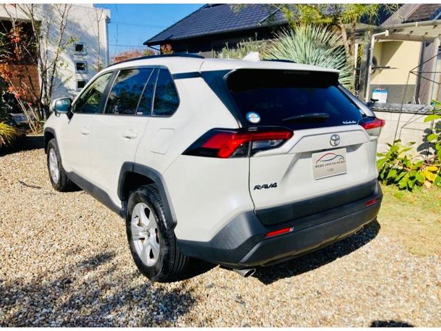Toyota RAV4 2019-08 180740-2