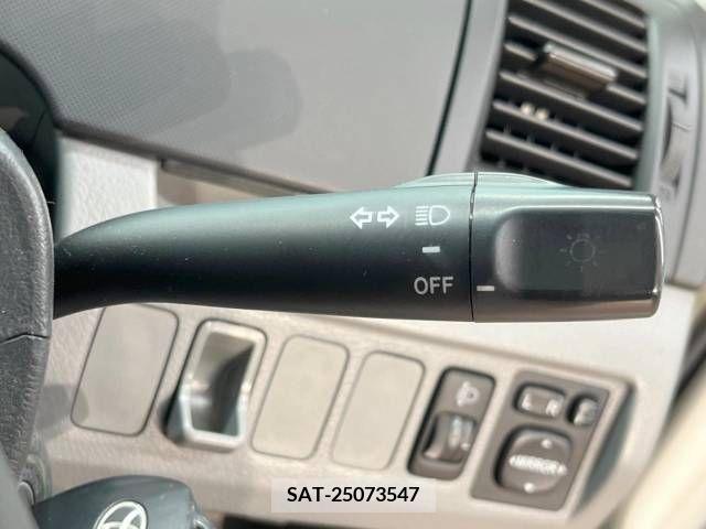 Toyota VOXY 2005-09 289158-7