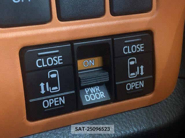 Toyota VOXY 2014-08 321434-11