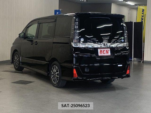 Toyota VOXY 2014-08 321434-8