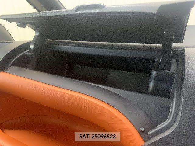 Toyota VOXY 2014-08 321434-17