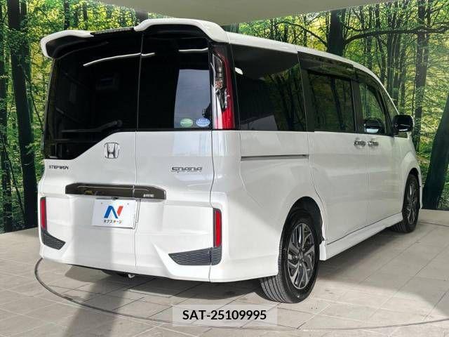 Honda e 2015-06 378908-17
