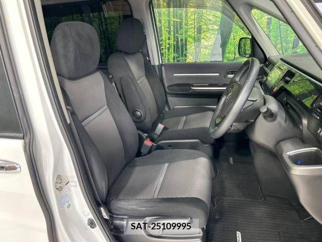 Honda e 2015-06 378908-8