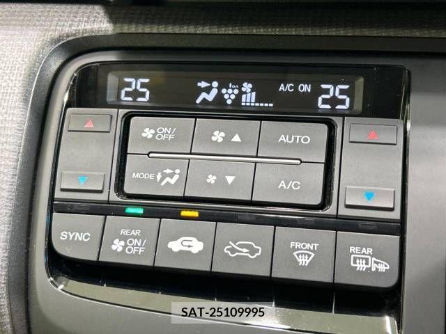Honda e 2015-06 378908-7