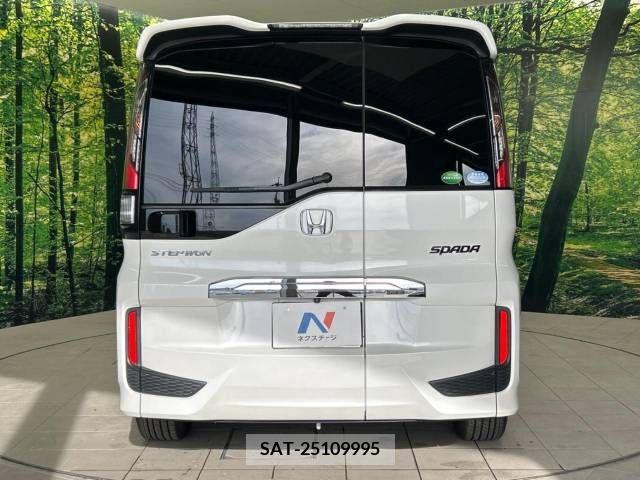 Honda e 2015-06 378908-15