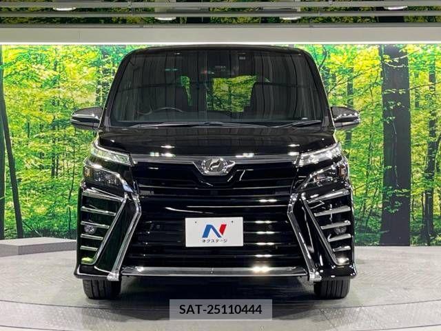 Toyota VOXY 2019-05 370421-15