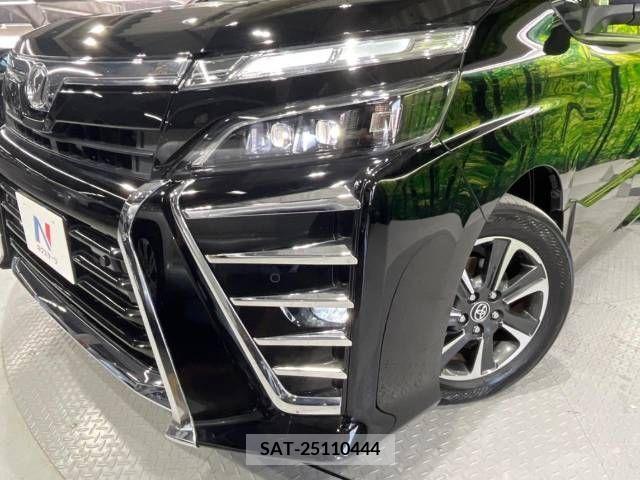 Toyota VOXY 2019-05 370421-13