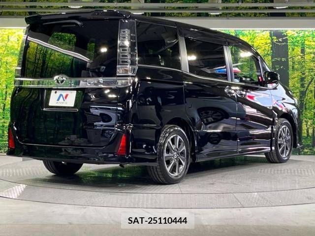 Toyota VOXY 2019-05 370421-18