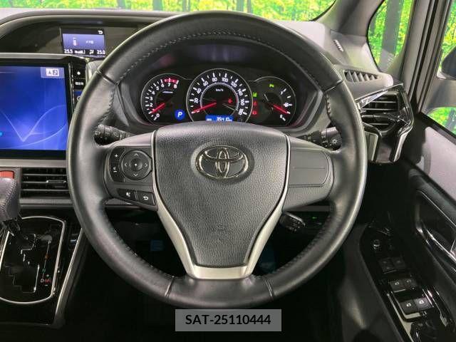 Toyota VOXY 2019-05 370421-8