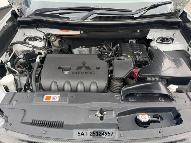 Mitsubishi OUTLANDER 2015-01 244938-18