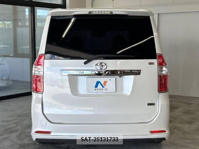 Toyota NOAH 2009-12 365152-16