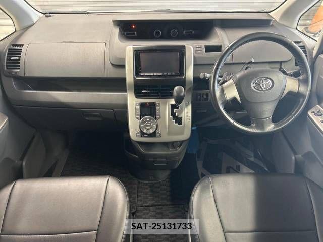 Toyota NOAH 2009-12 365152-1