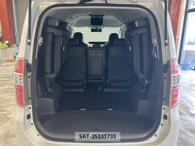 Toyota NOAH 2009-12 365152-11