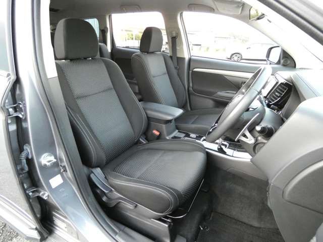 Mitsubishi OUTLANDER 2018-01 181679-4