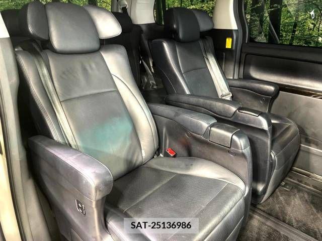 Toyota ALPHARD 2012-08 388982-9