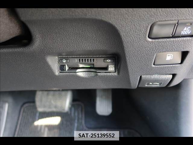 Toyota PRIUS 2020-10 351352-28