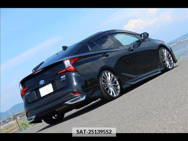 Toyota PRIUS 2020-10 351352-7