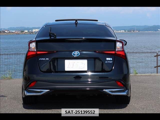 Toyota PRIUS 2020-10 351352-4