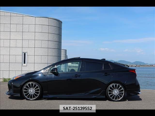 Toyota PRIUS 2020-10 351352-2