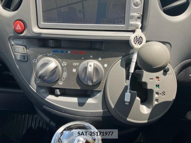 Toyota SIENTA 2010-06 394068-18