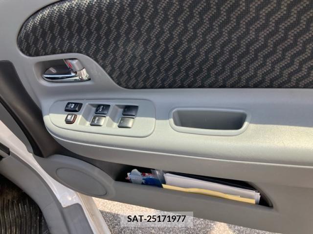 Toyota SIENTA 2010-06 394068-15