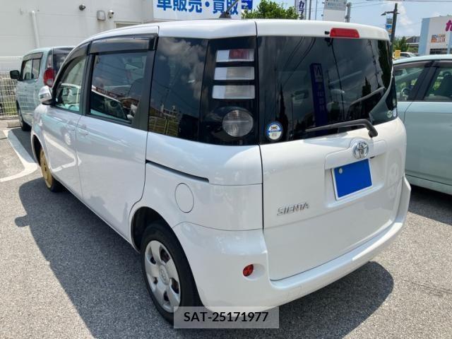 Toyota SIENTA 2010-06 394068-3