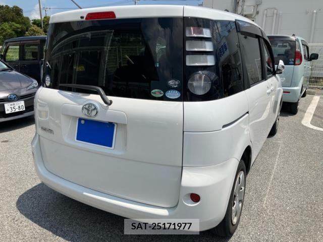 Toyota SIENTA 2010-06 394068-2