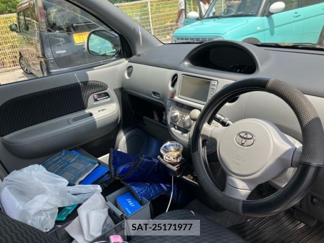 Toyota SIENTA 2010-06 394068-11