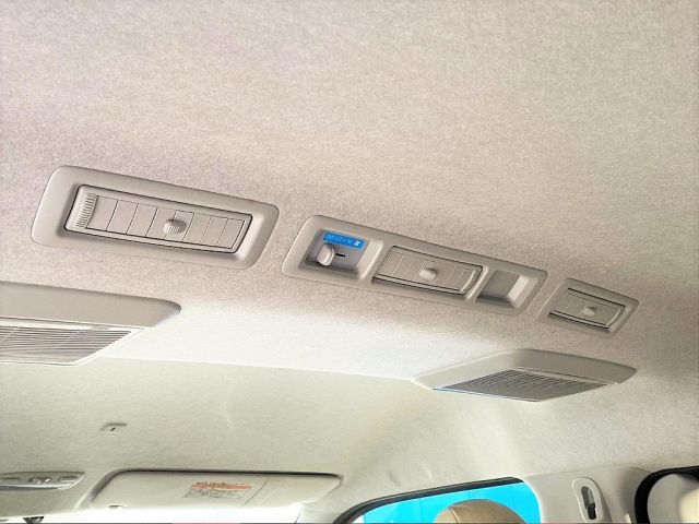 Toyota HIACE VAN 2017-01 3006-15