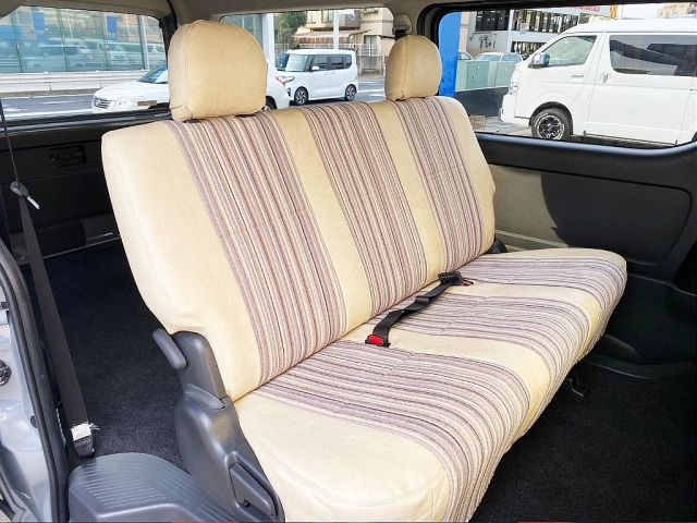 Toyota HIACE VAN 2017-01 3006-16