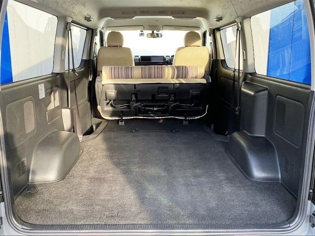 Toyota HIACE VAN 2017-01 3006-19
